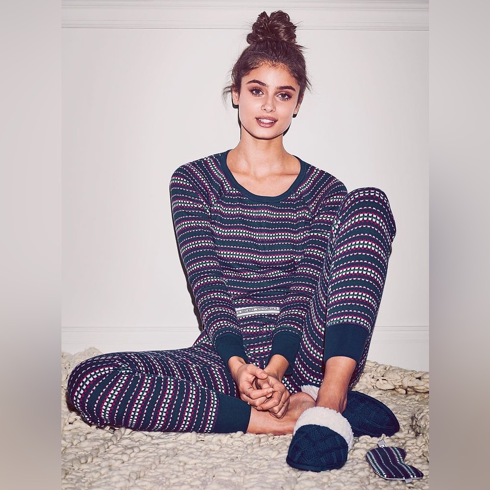 Victoria's Secret Fireside Multicolor Striped Pajama Set Small